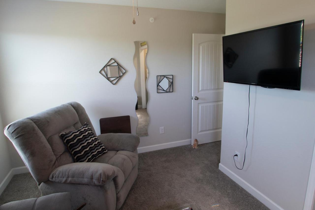 Great Little Guest Suite With Private Entry & Deck! Pet Friendly & 30 Mins To Nashville! Ashland City Bagian luar foto